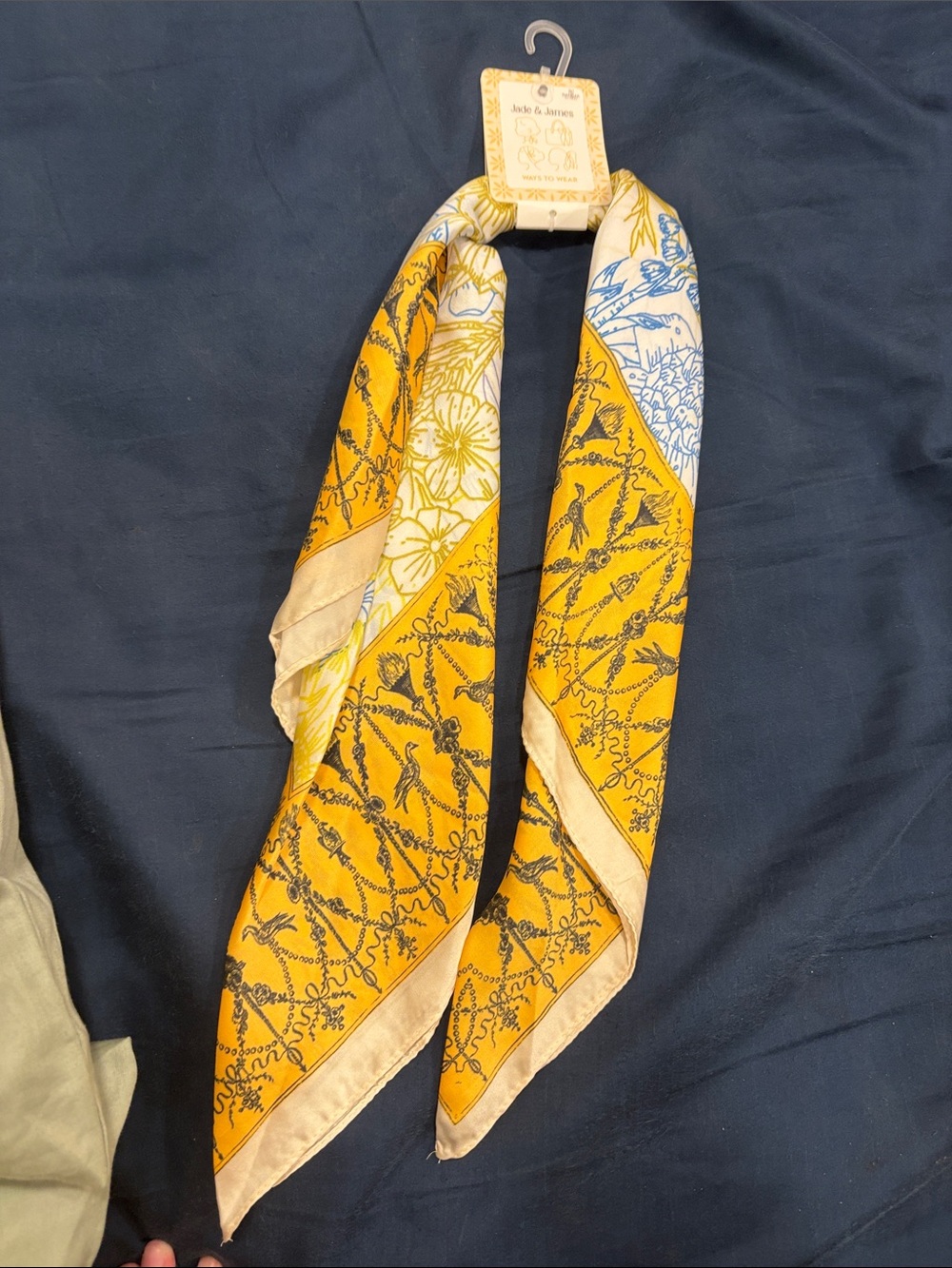 BRAND NEW neck scarf